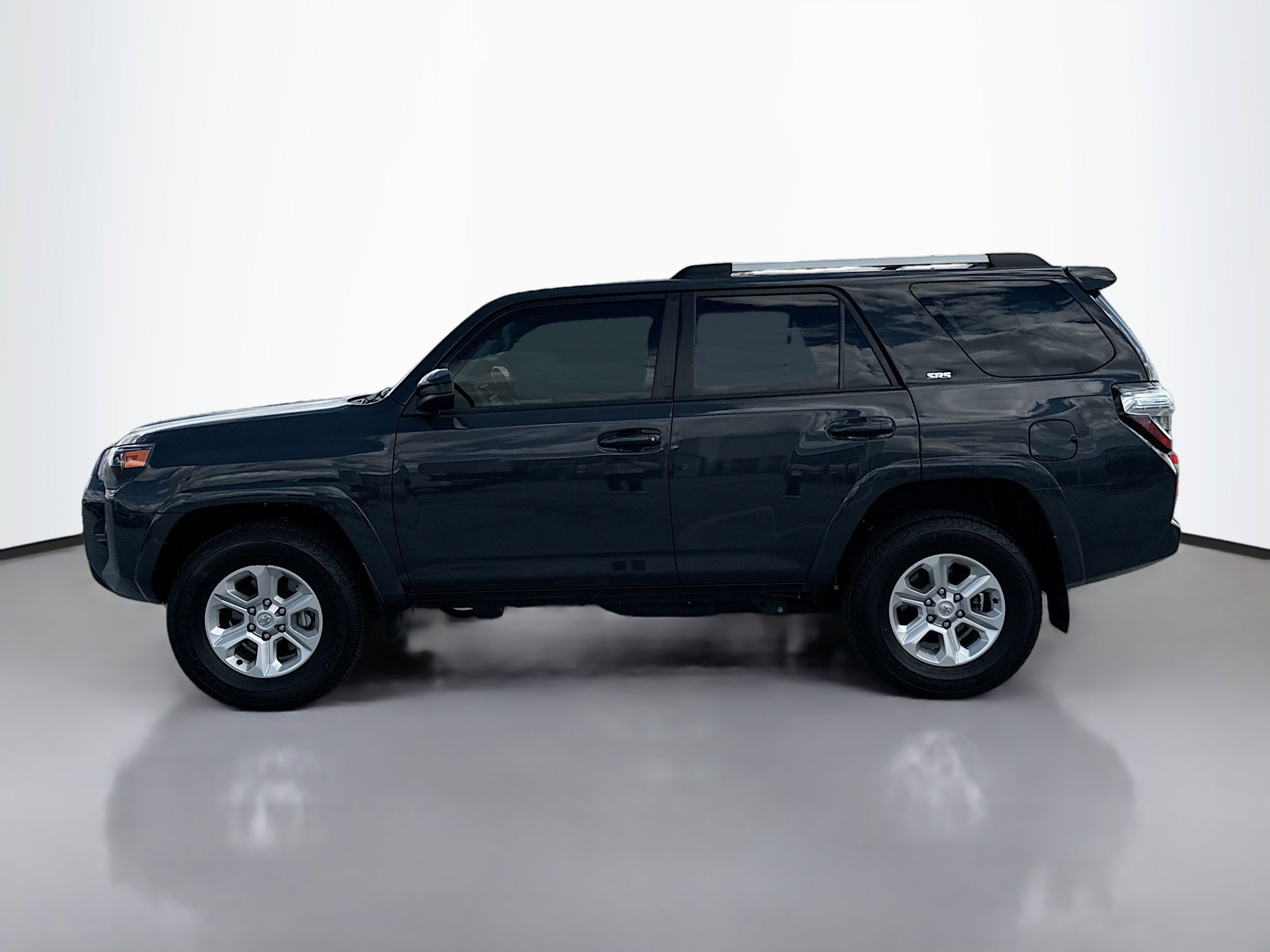 2024 Toyota 4Runner SR5 photo 2