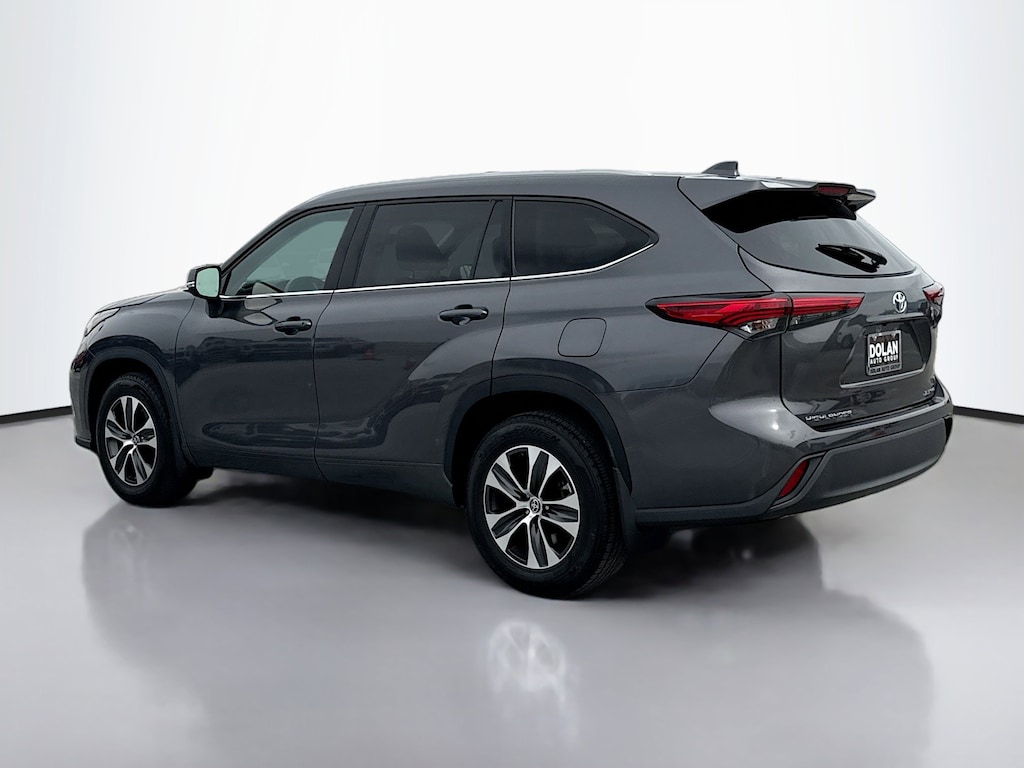 Used 2022 Toyota Highlander XLE SUV