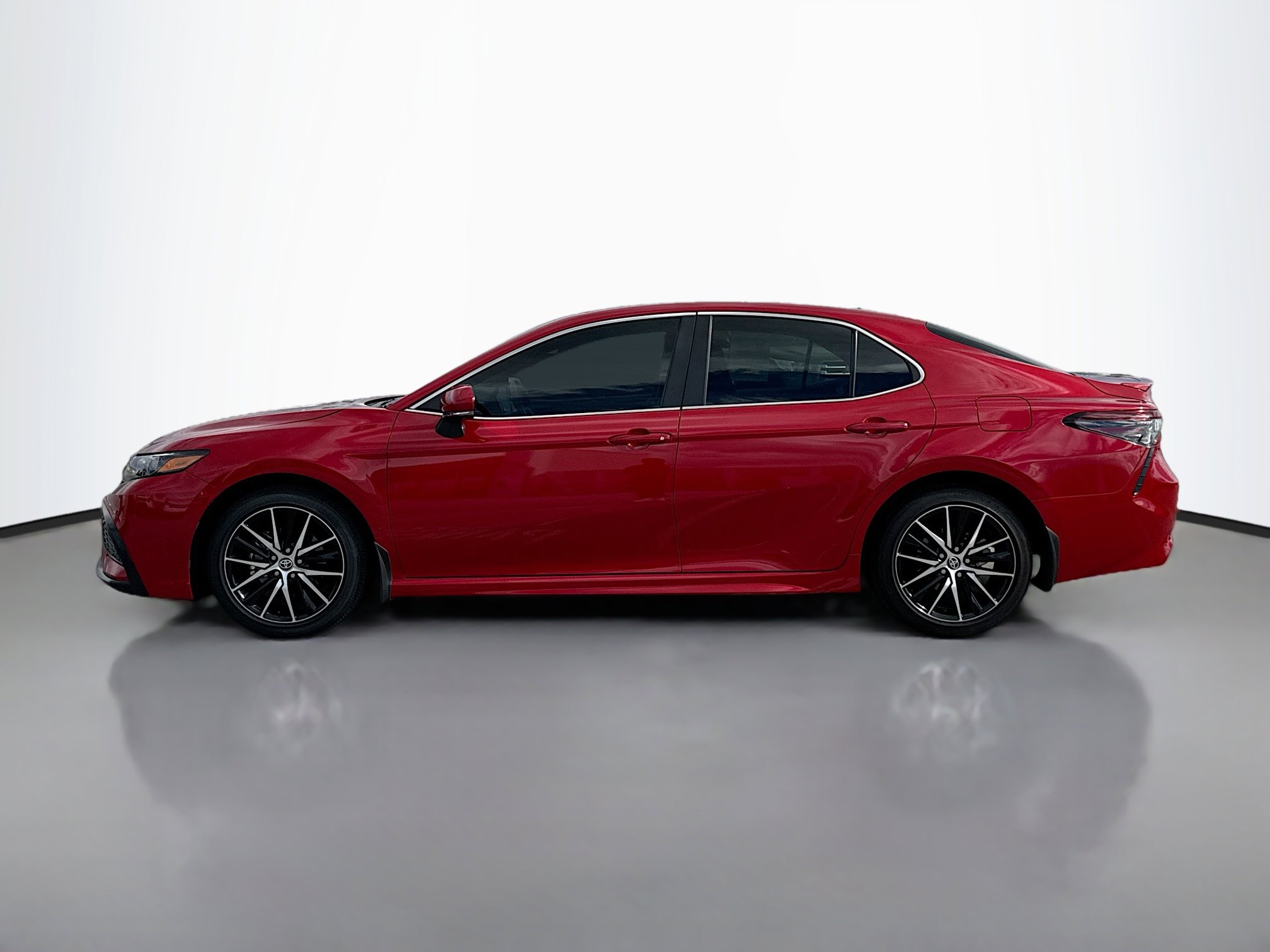 2024 Toyota Camry SE photo 3