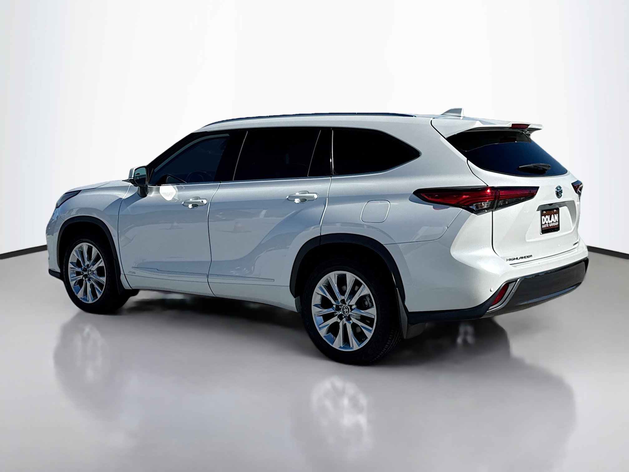 2023 Toyota Highlander Hybrid Limited photo 4