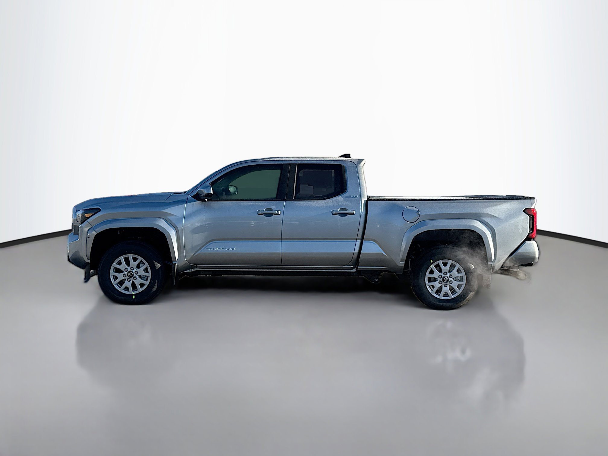 2026 Toyota Tacoma SR5 photo 3