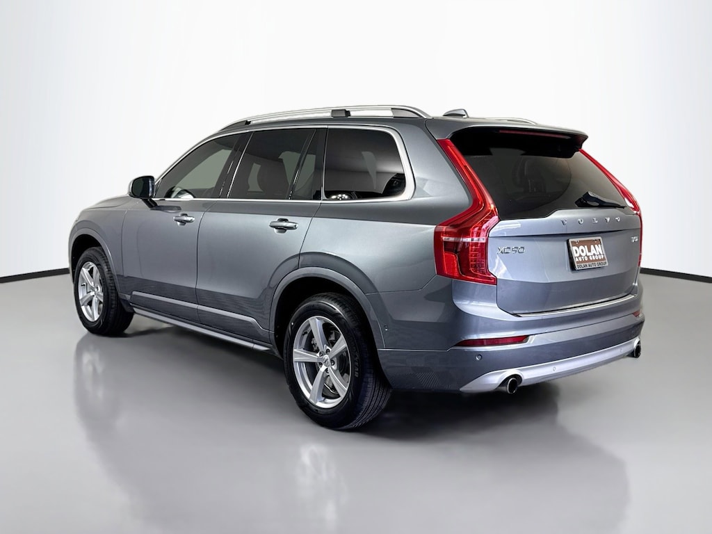 Used 2018 Volvo XC90 T5 Momentum SUV