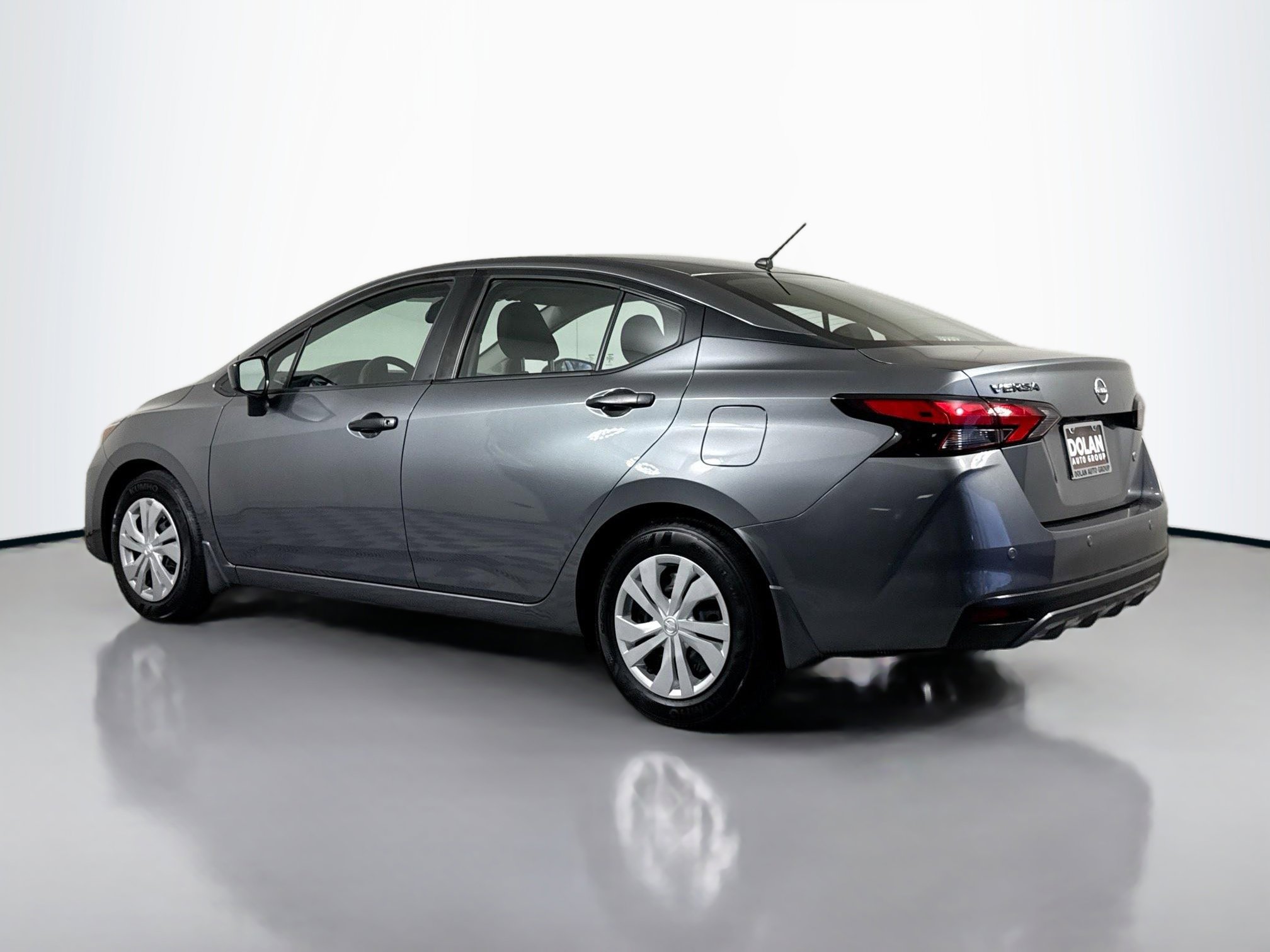 2024 Nissan Versa 1.6 S photo 4