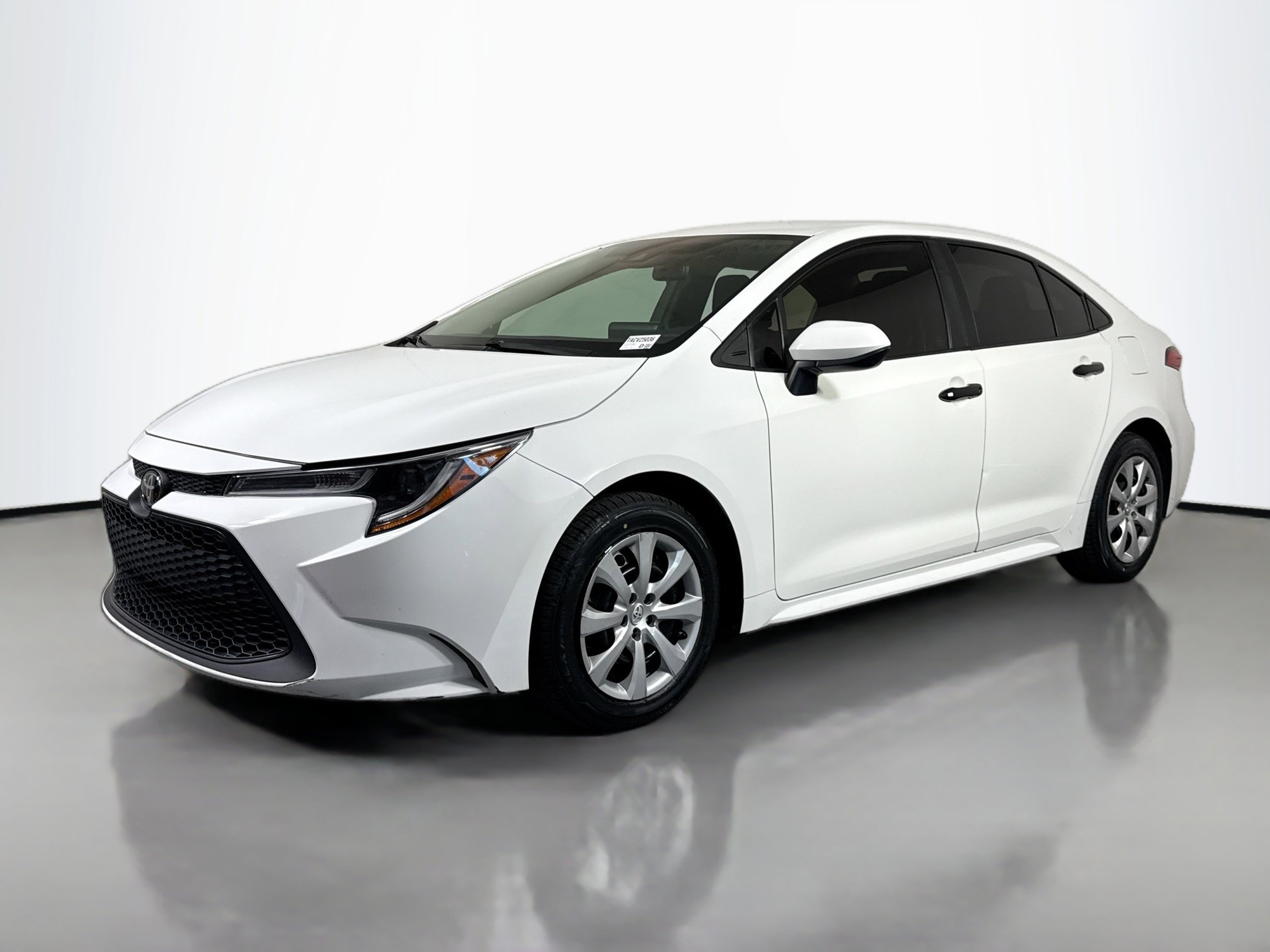 2022 Toyota Corolla LE photo 2