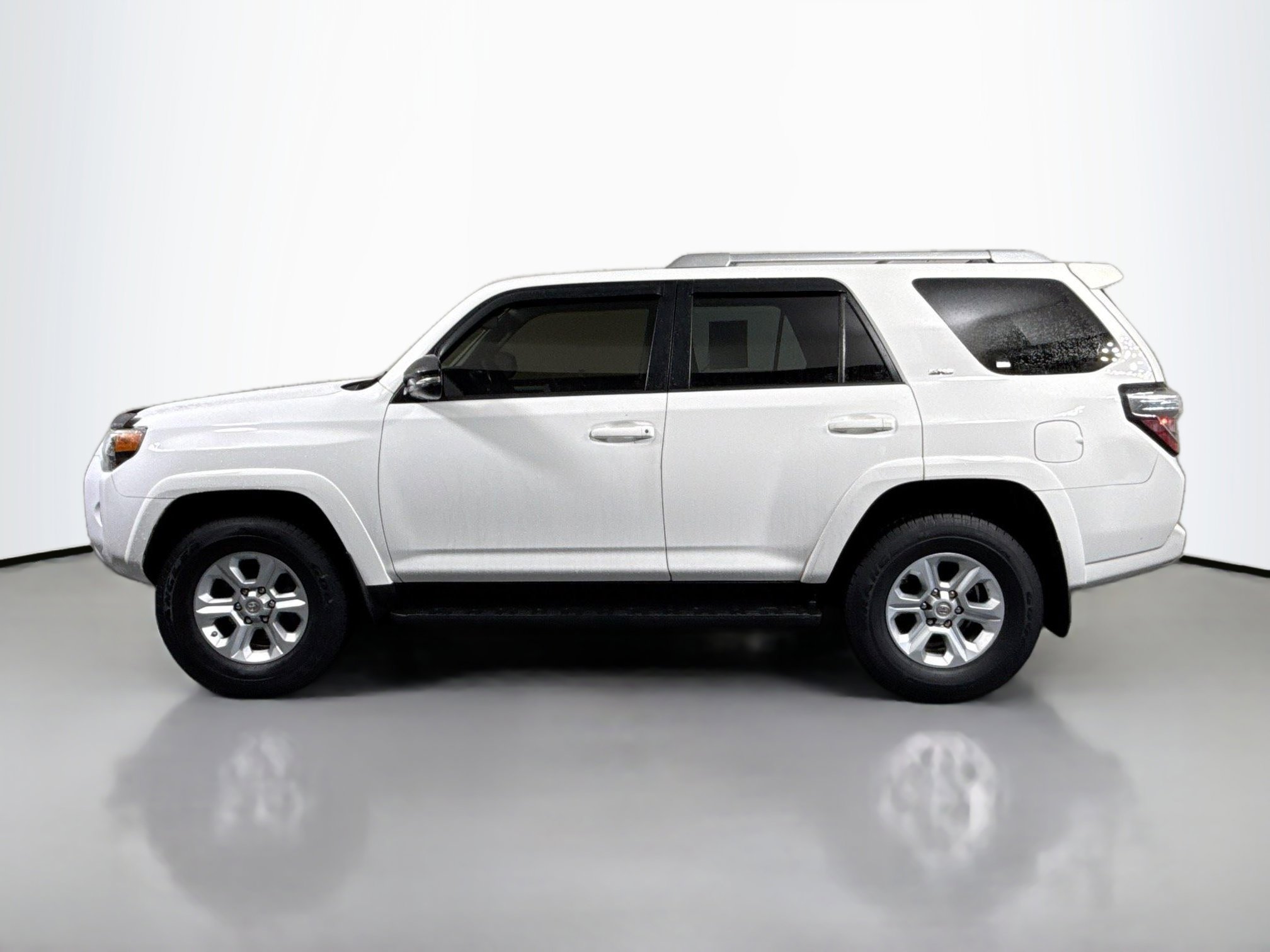 2016 Toyota 4Runner SR5 Premium photo 3