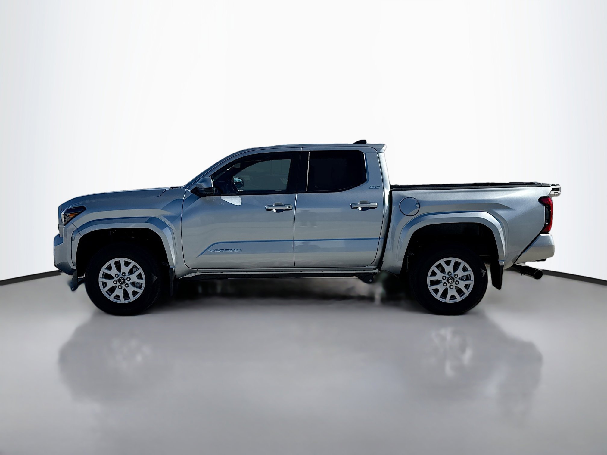 2025 Toyota Tacoma SR5 Double Cab photo 3