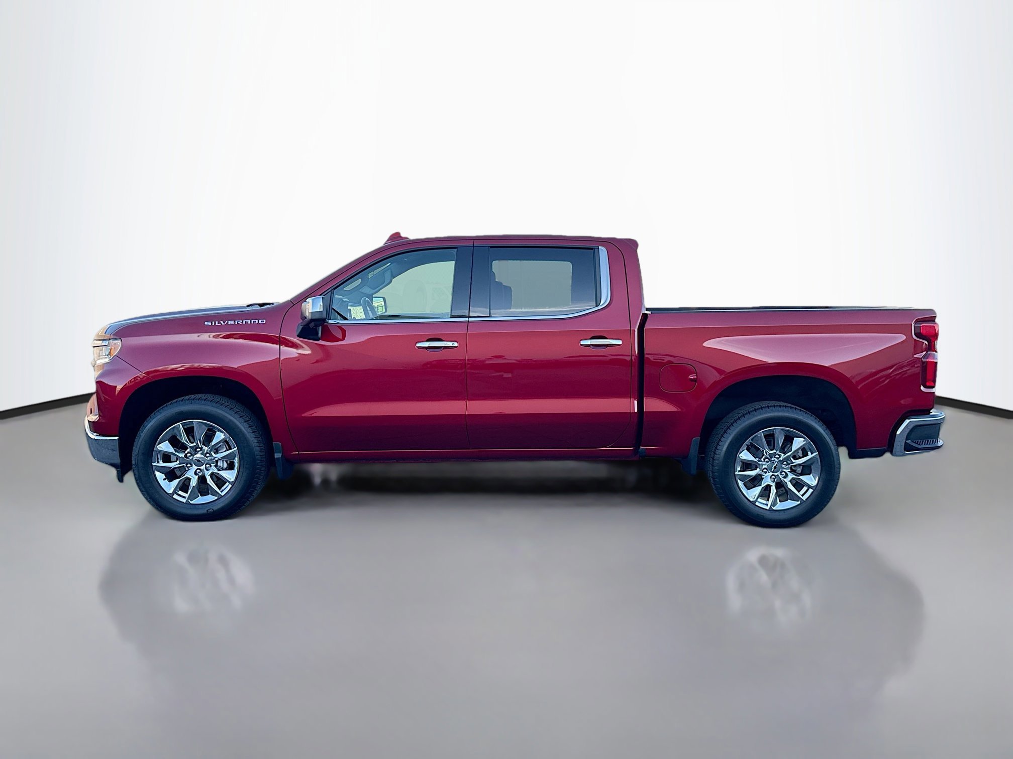 2023 Chevrolet Silverado 1500 LTZ photo 2