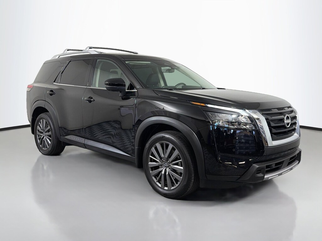 Used 2025 Nissan Pathfinder SL SUV