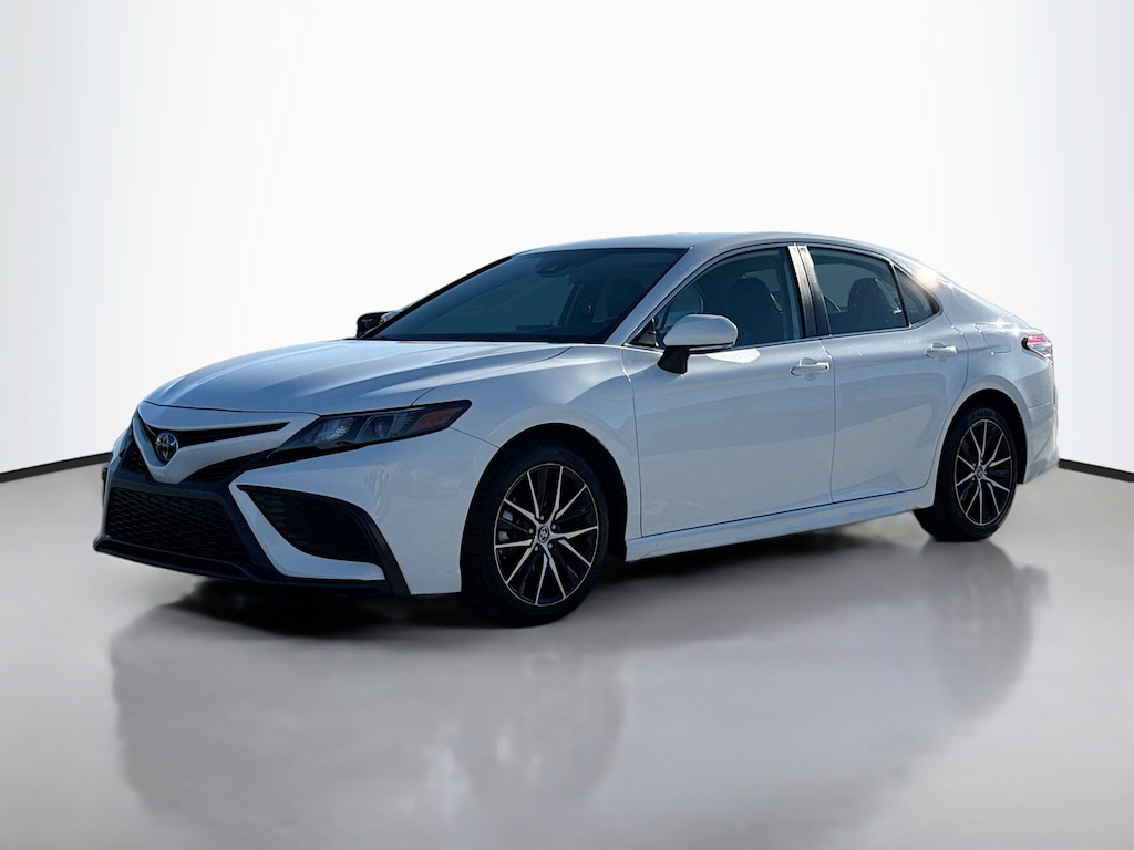 Used 2023 Toyota Camry SE Sedan