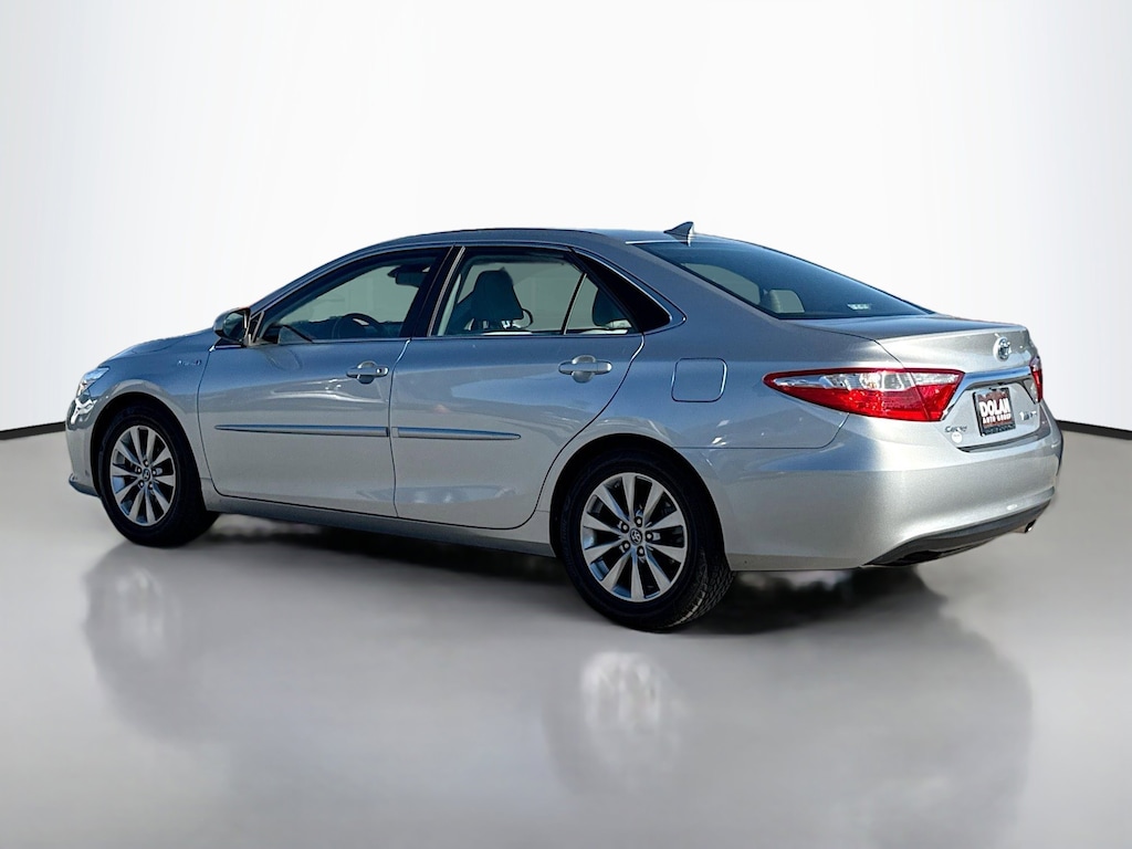 Certified 2016 Toyota Camry Hybrid XLE Sedan