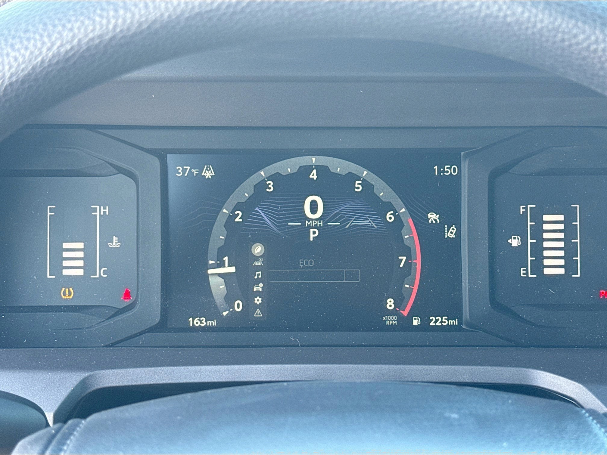 2025 Toyota Tacoma SR5 - Photo 15