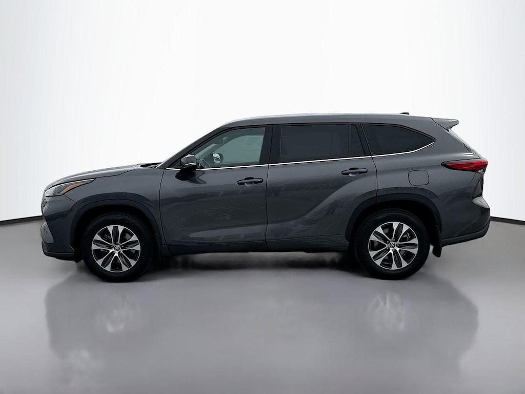 Used 2022 Toyota Highlander XLE SUV