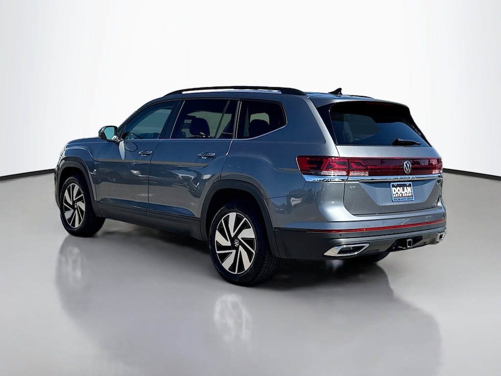 Used 2025 Volkswagen Atlas 2.0T SE w/Technology SUV