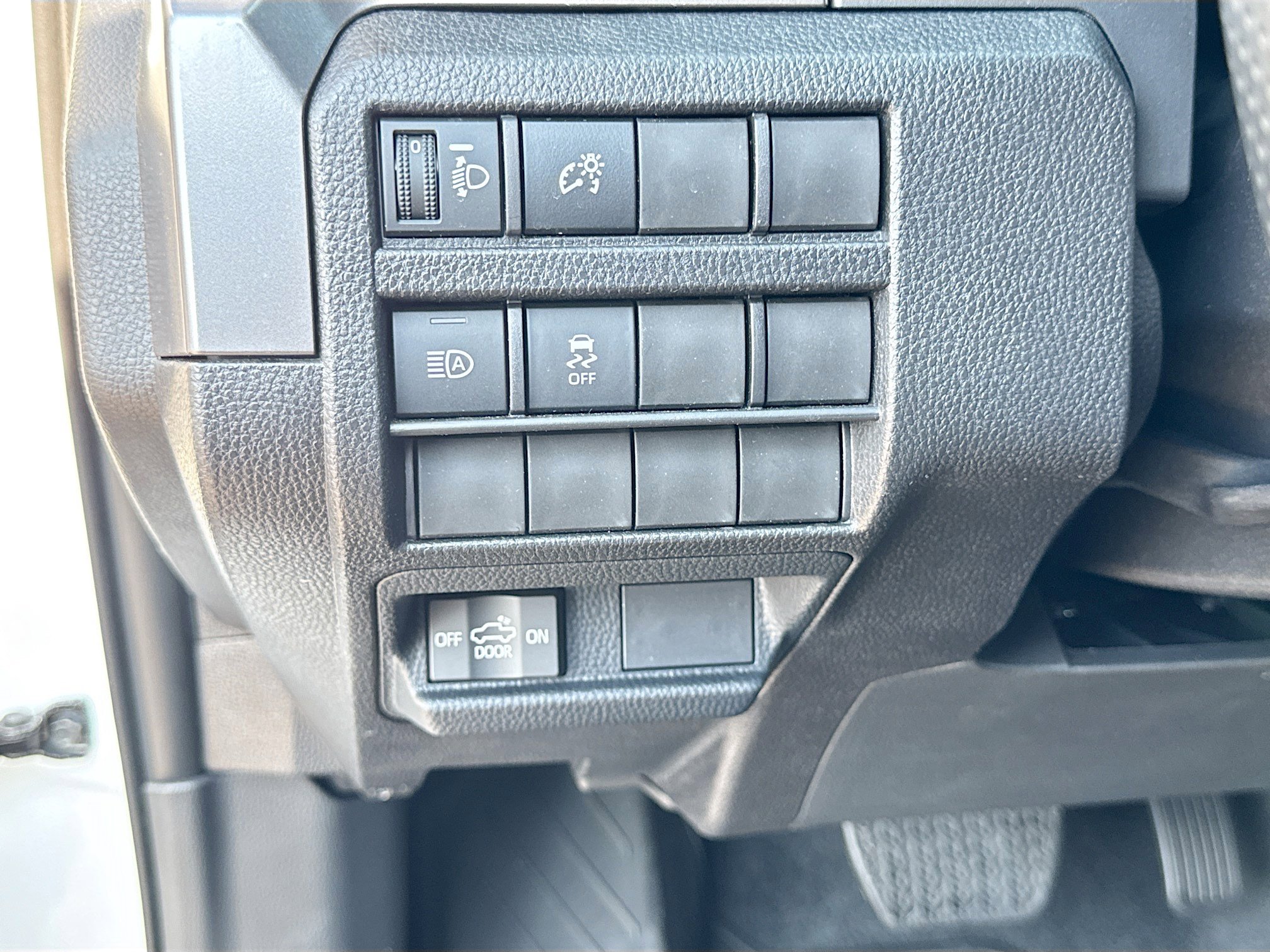 2025 Toyota Tacoma SR5 - Photo 23