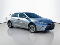 2016 Toyota Camry Hybrid XLE Sedan
