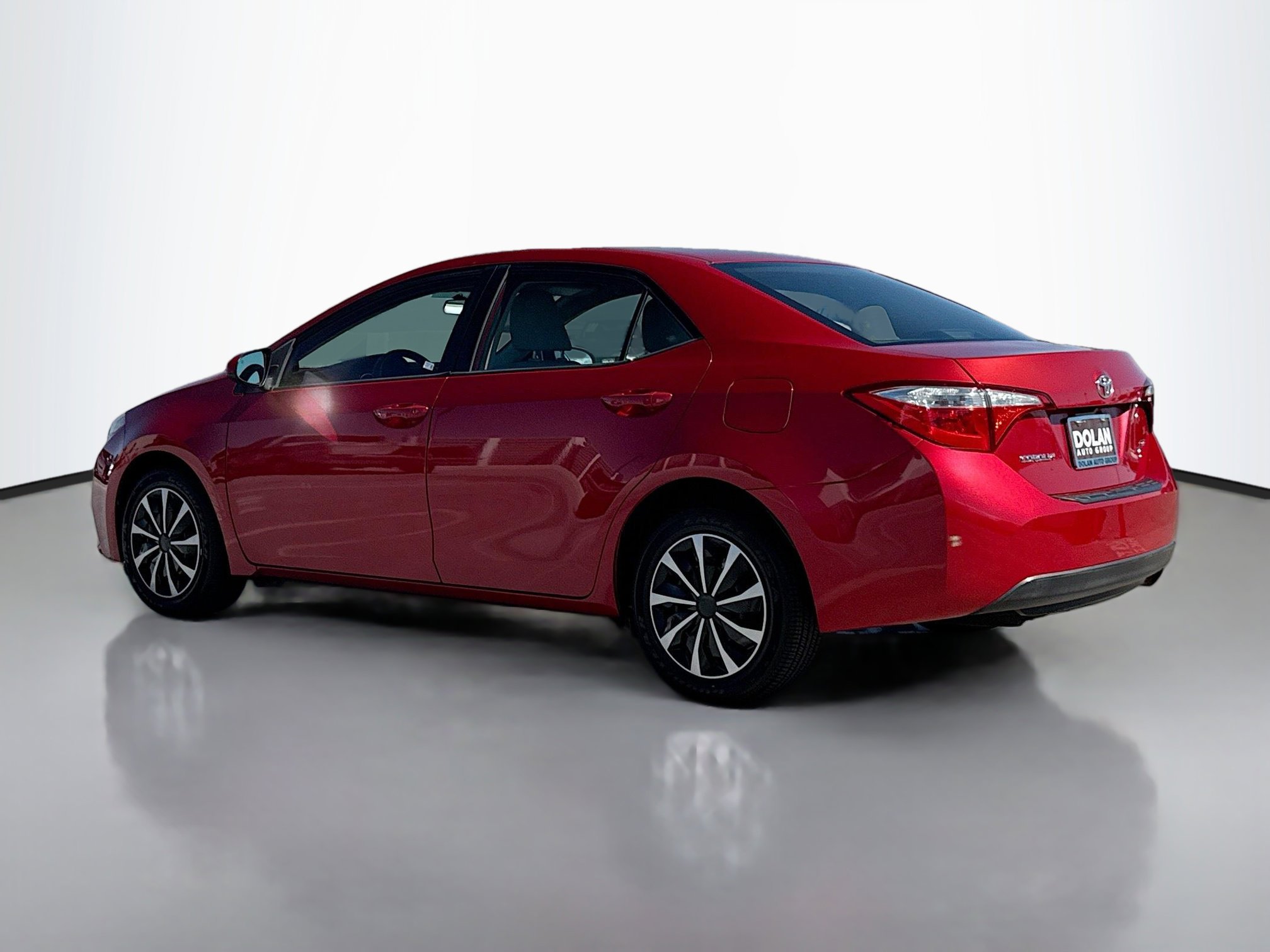 2014 Toyota Corolla LE photo 4