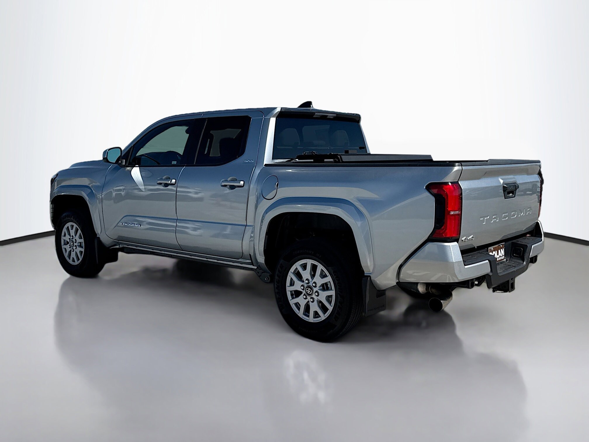 2025 Toyota Tacoma SR5 photo 4