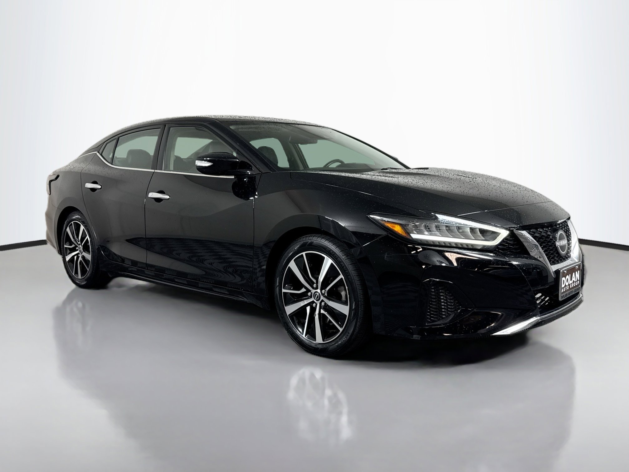 2023 Nissan Maxima's photo