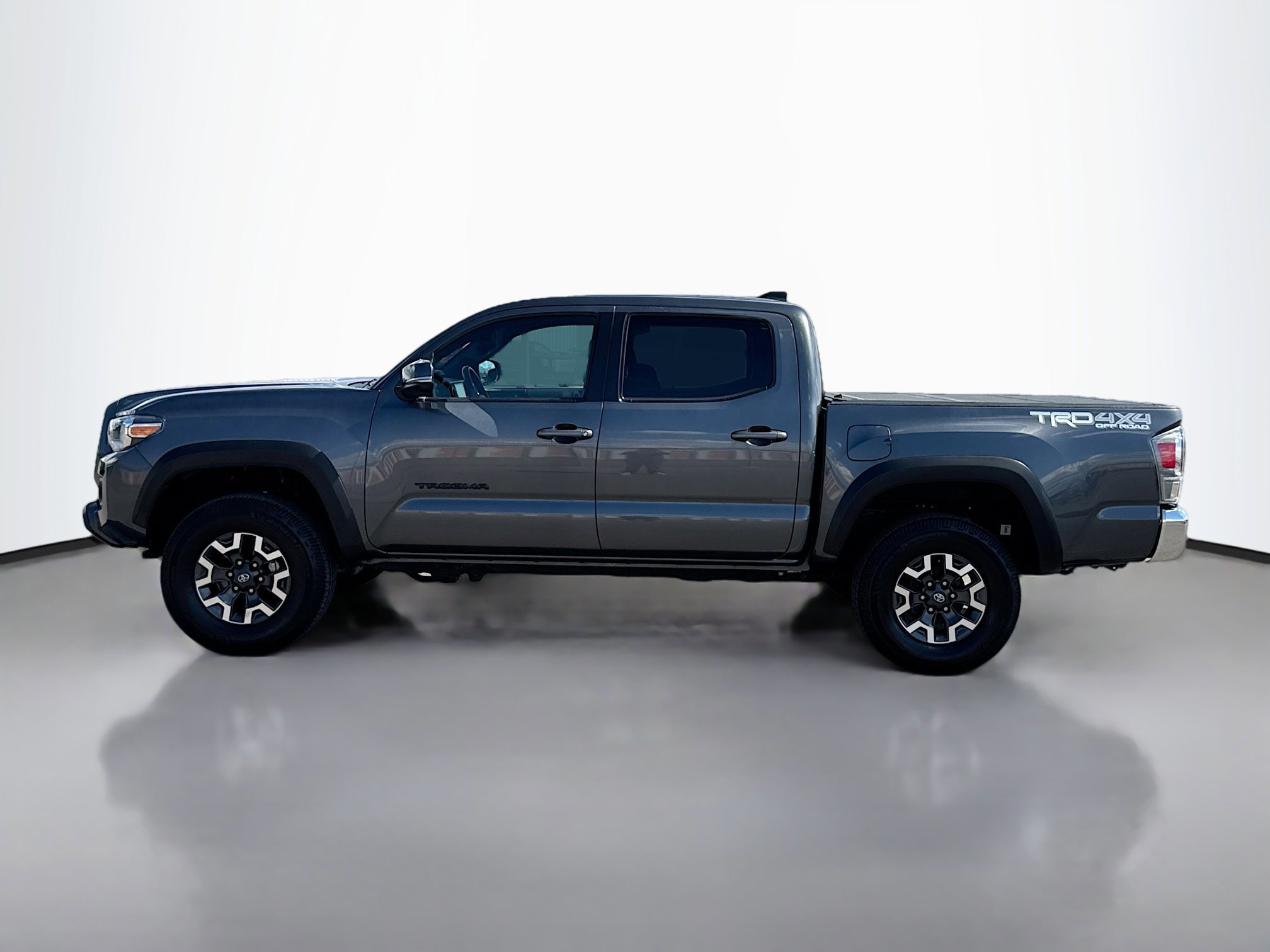 2021 Toyota Tacoma TRD Off-Road Double Cab photo 2