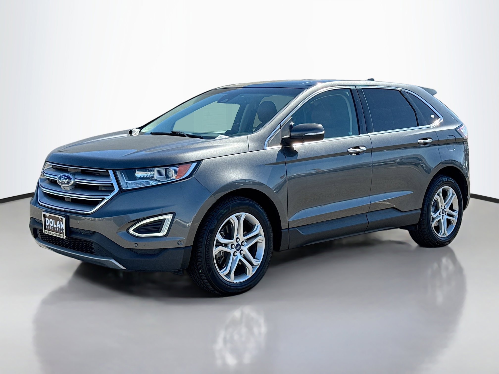 2015 Ford Edge Titanium photo 2