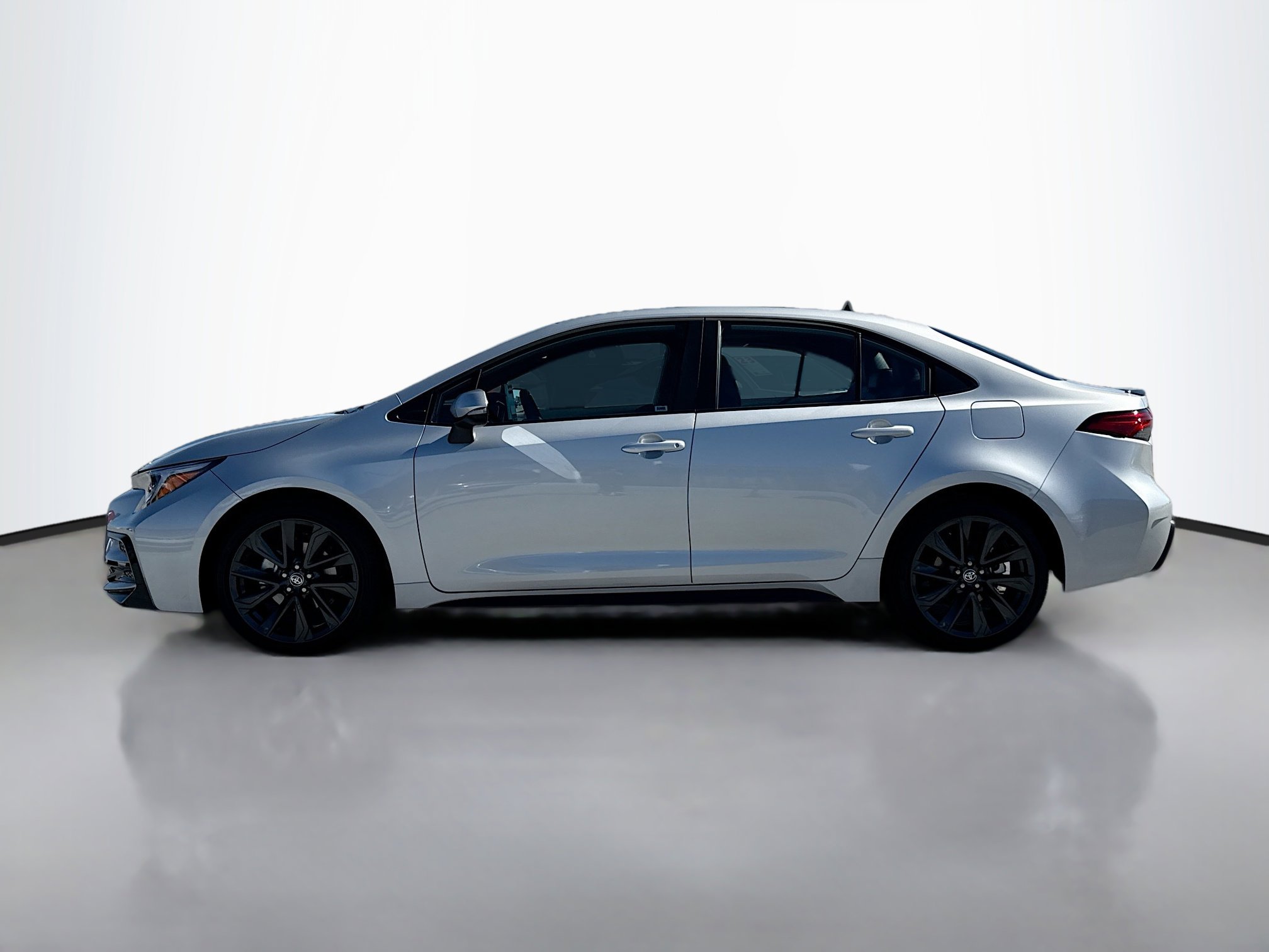 2025 Toyota Corolla XSE photo 3