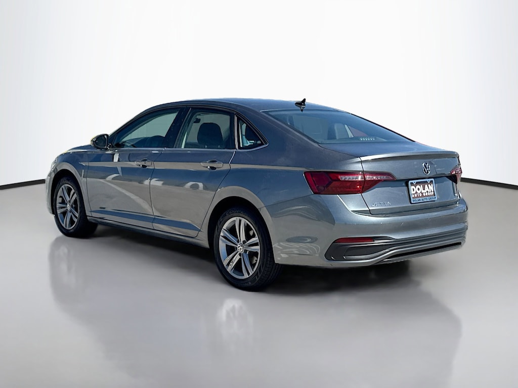 Used 2024 Volkswagen Jetta 1.5T SE Sedan