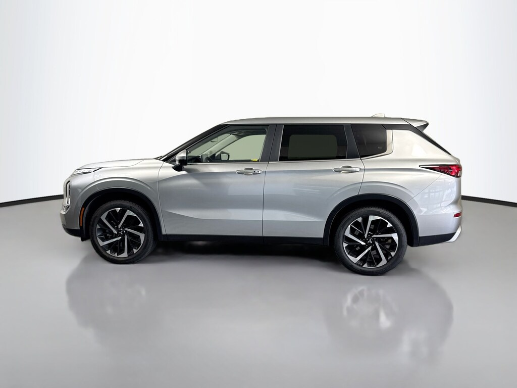 Used 2024 Mitsubishi Outlander SE SUV