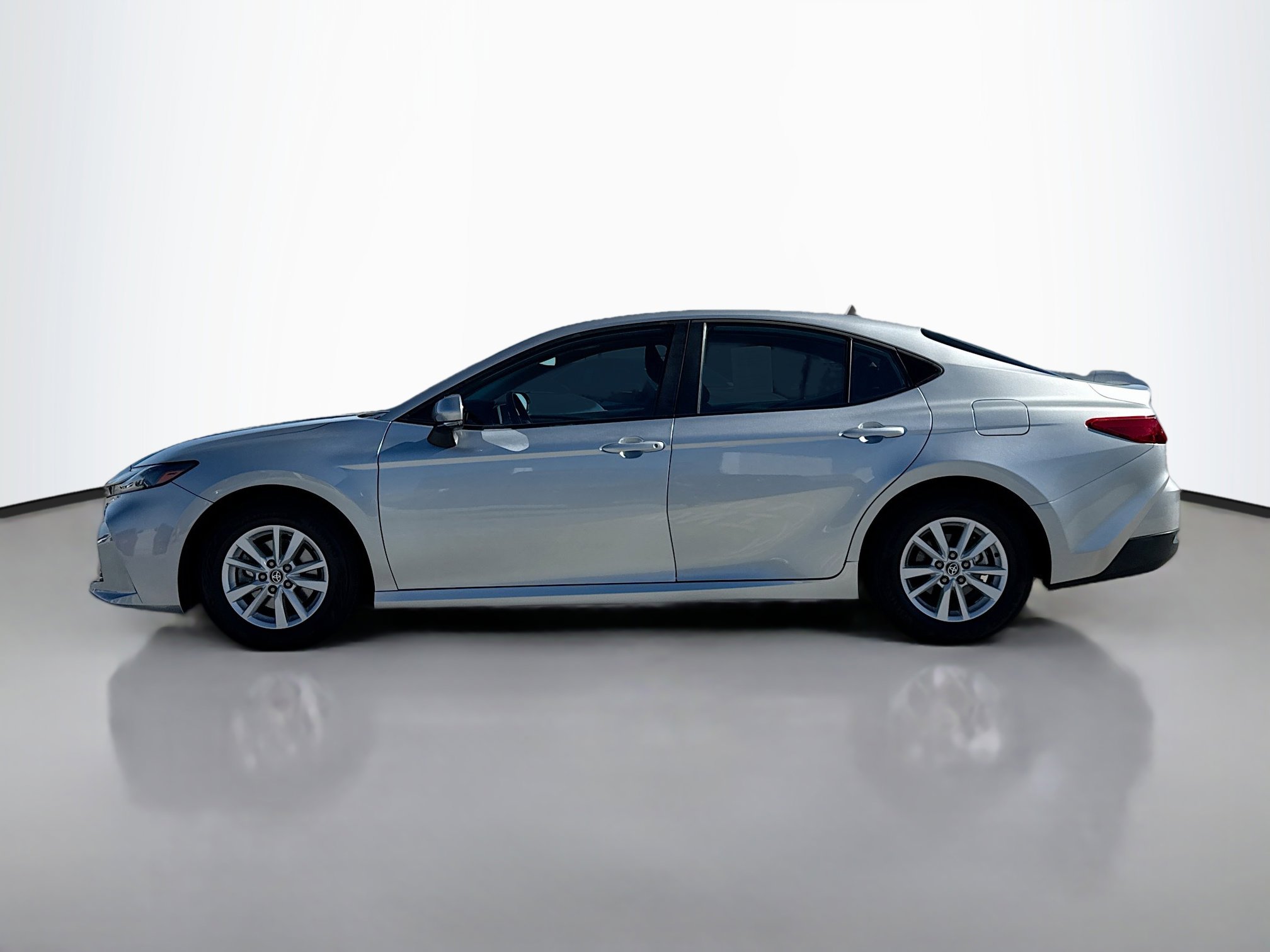 2025 Toyota Camry LE photo 3