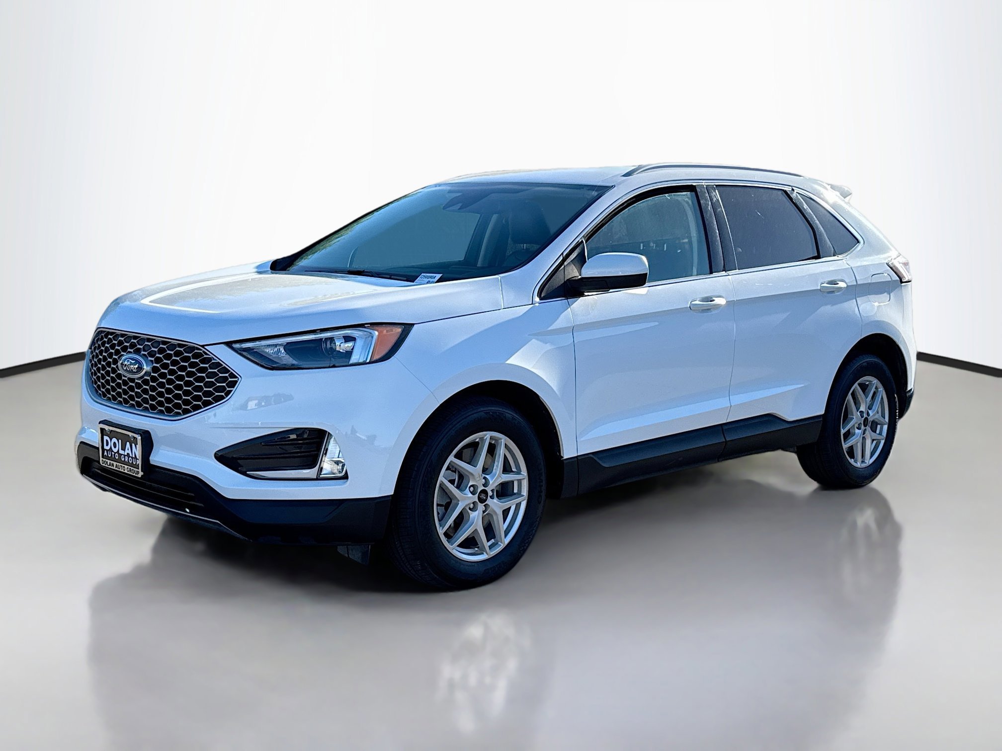 2024 Ford Edge SEL photo 2
