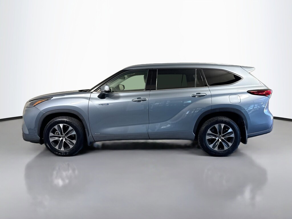Used 2021 Toyota Highlander Hybrid XLE SUV