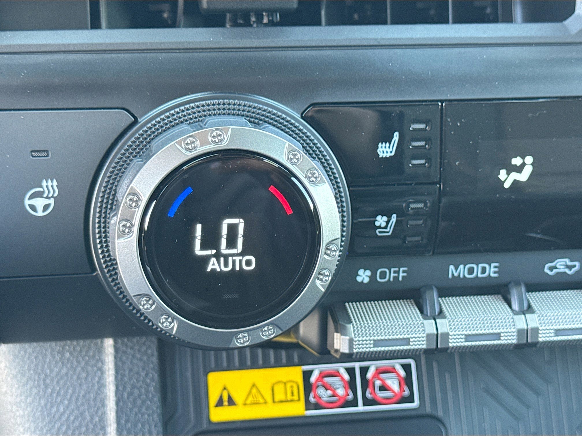 2025 Toyota Tacoma Limited - Photo 36