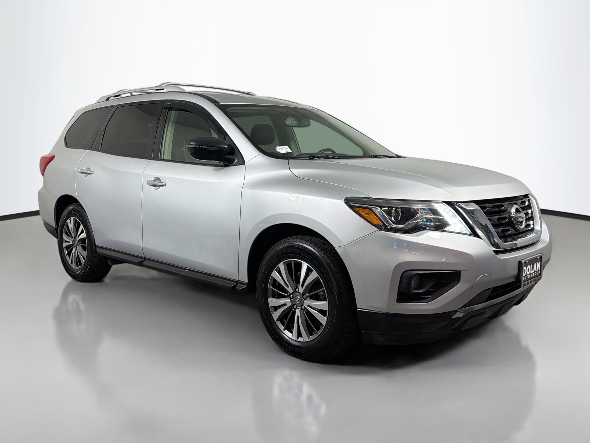 2018 Nissan Pathfinder SV 4WD's photo