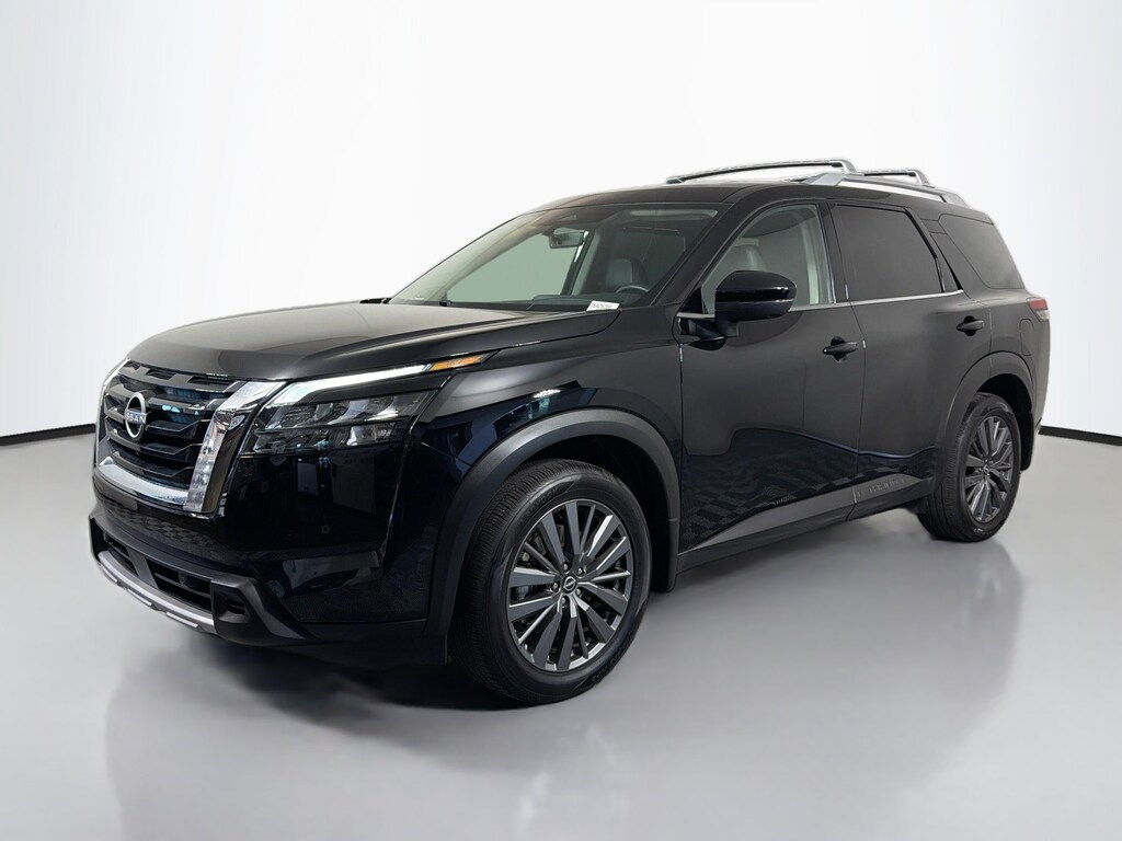Used 2025 Nissan Pathfinder SL SUV