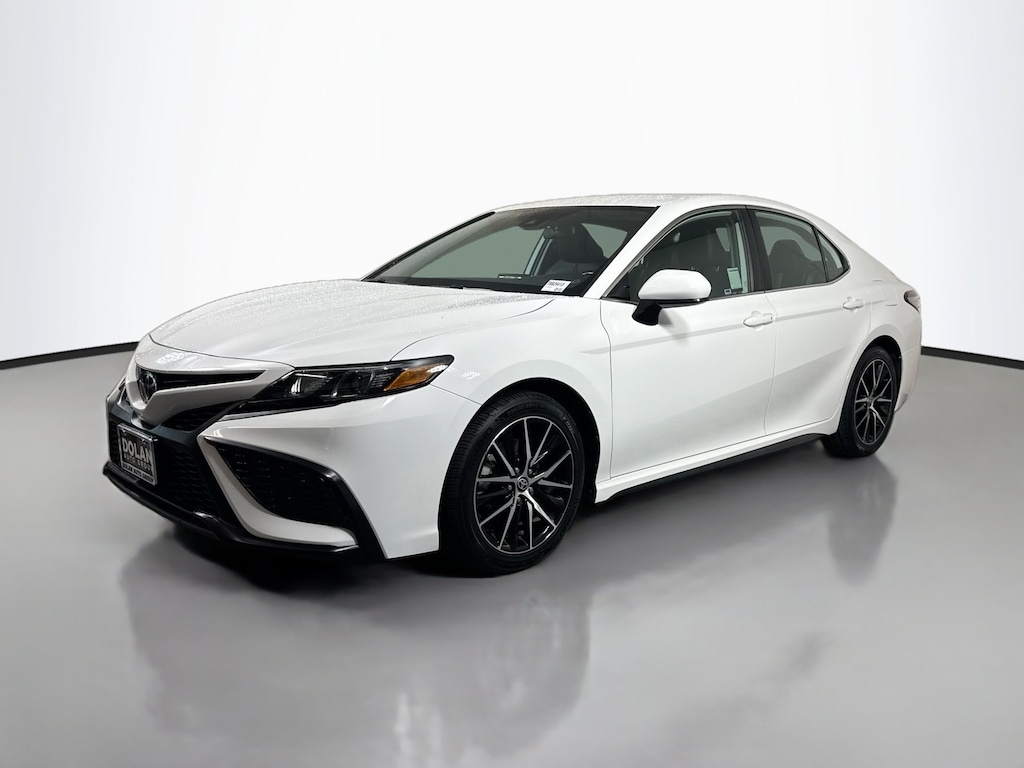 Used 2021 Toyota Camry SE Sedan