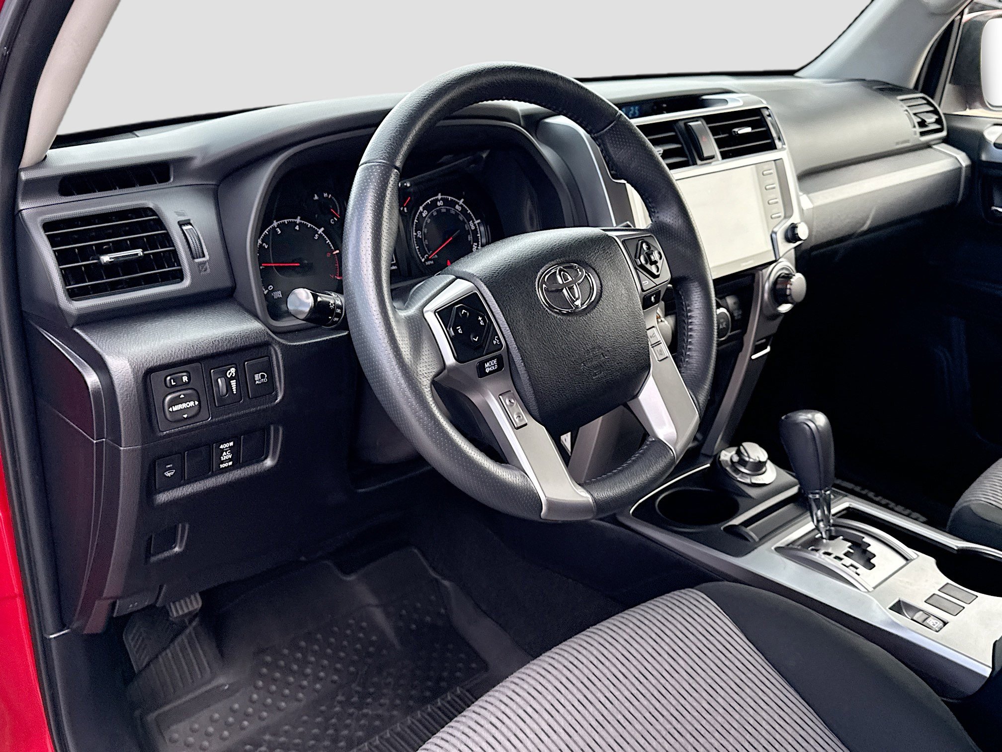 2020 Toyota 4Runner SR5 - Photo 6