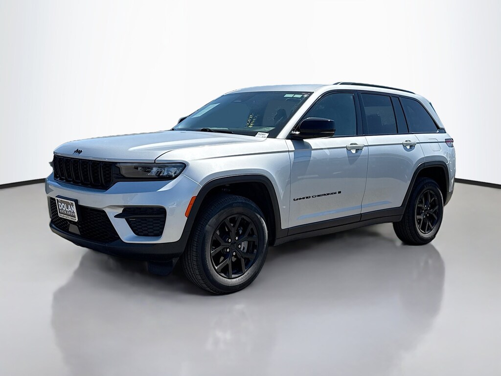 Used 2025 Jeep Grand Cherokee Altitude SUV
