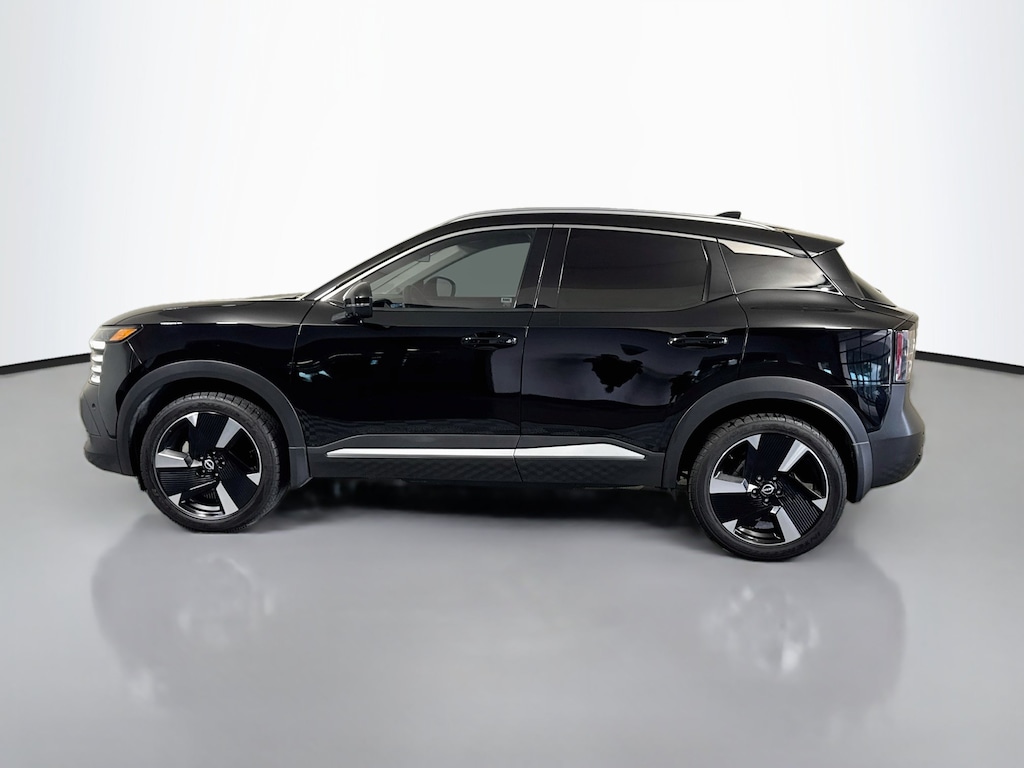 Used 2025 Nissan Kicks SR SUV