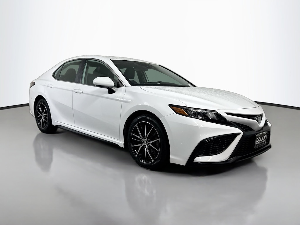 Used 2021 Toyota Camry SE Sedan