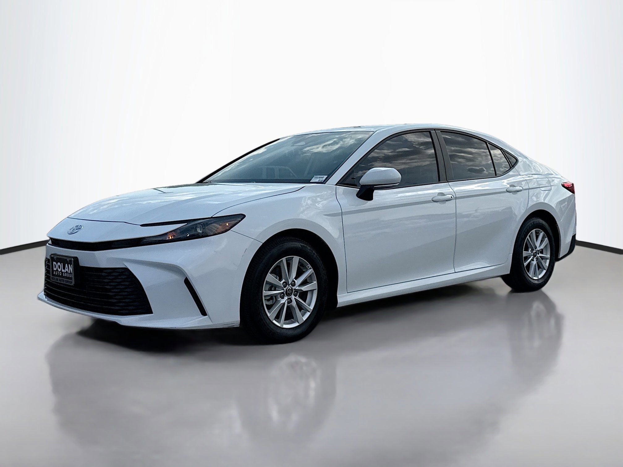 2025 Toyota Camry LE photo 4