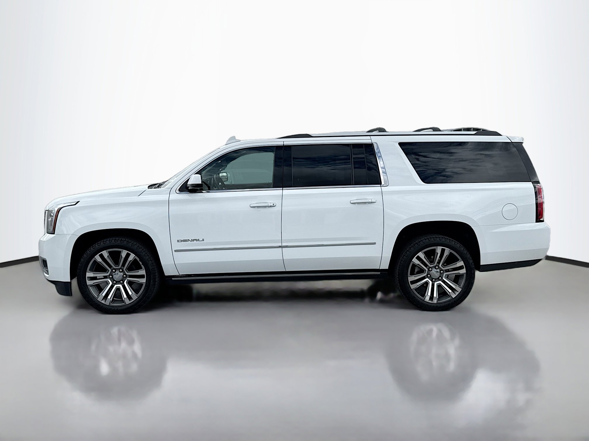 2017 Gmc Yukon XL Denali photo 3