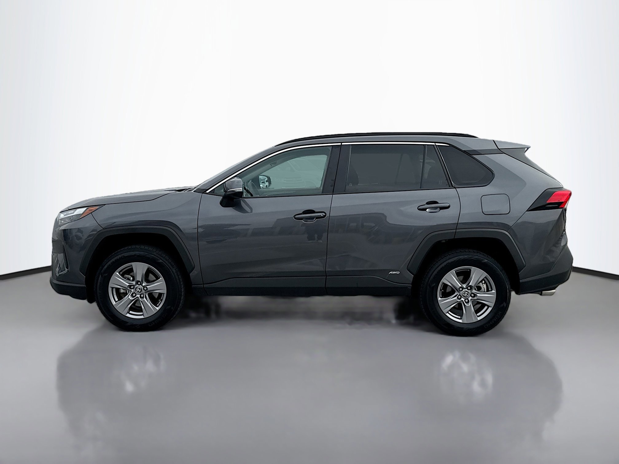 2024 Toyota RAV4 Hybrid LE photo 2