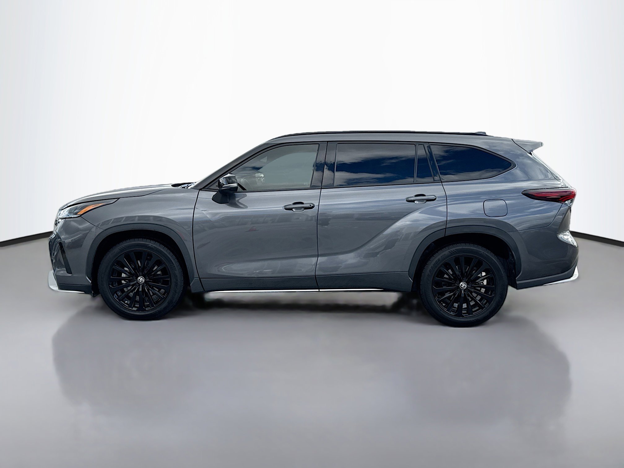 2024 Toyota Highlander XSE photo 3