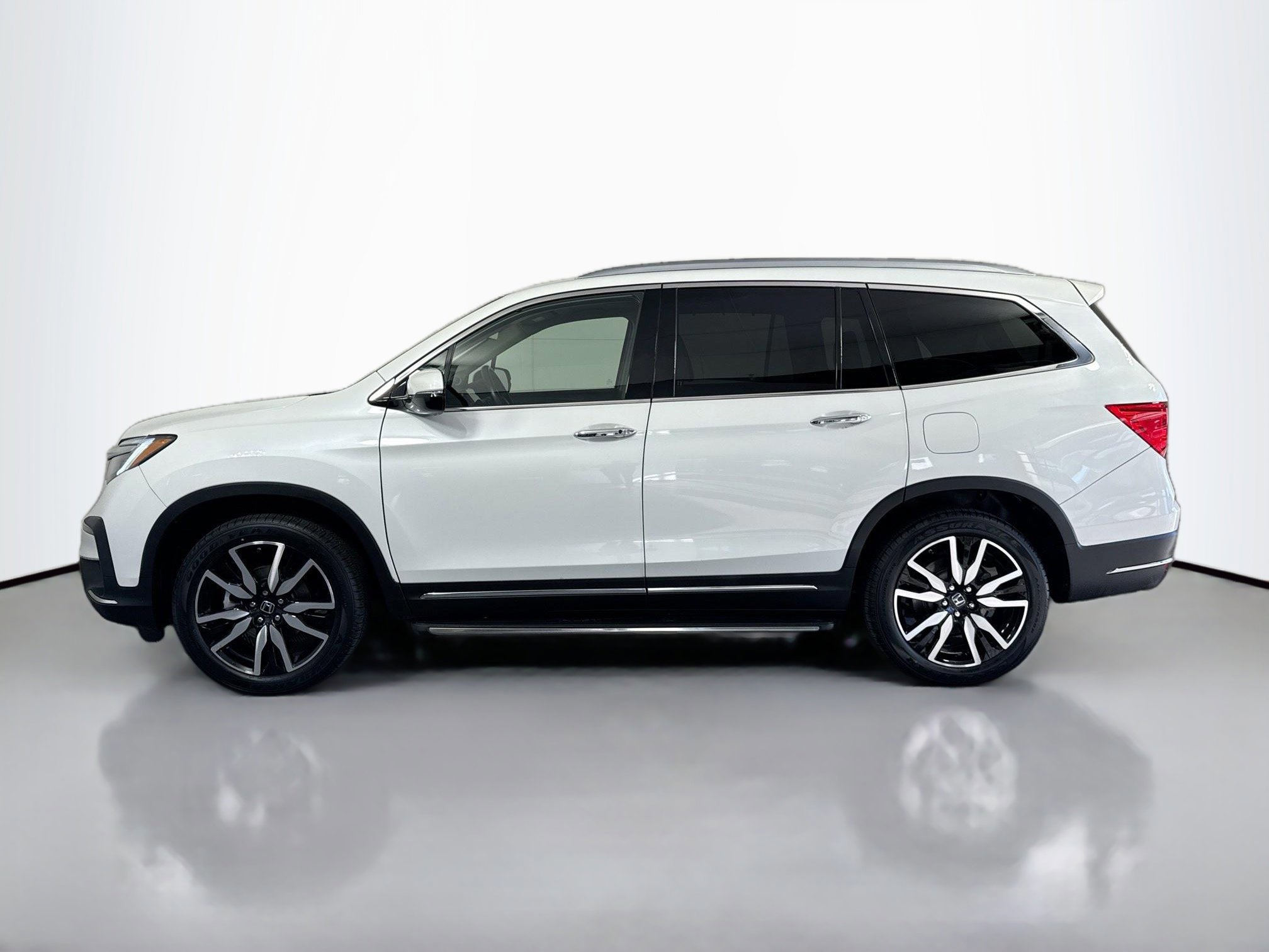2021 Honda Pilot Touring photo 2