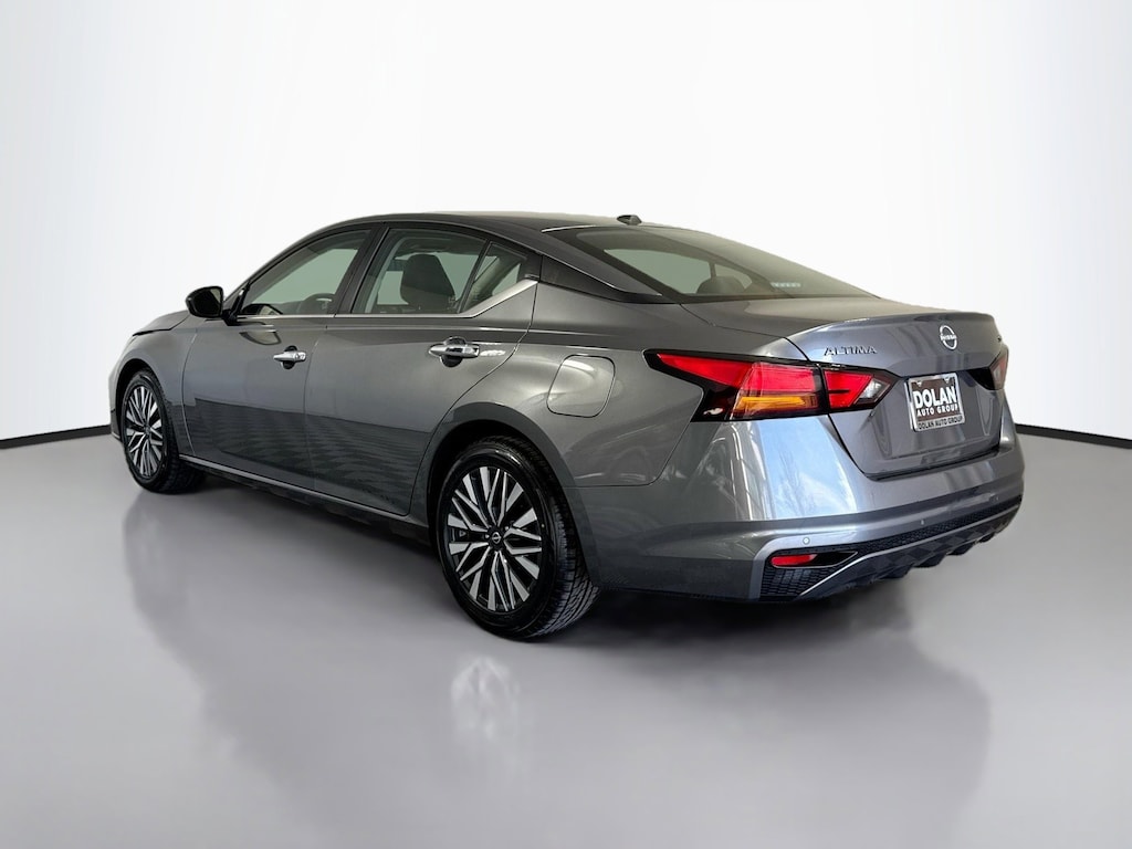 Used 2024 Nissan Altima 2.5 SV Sedan