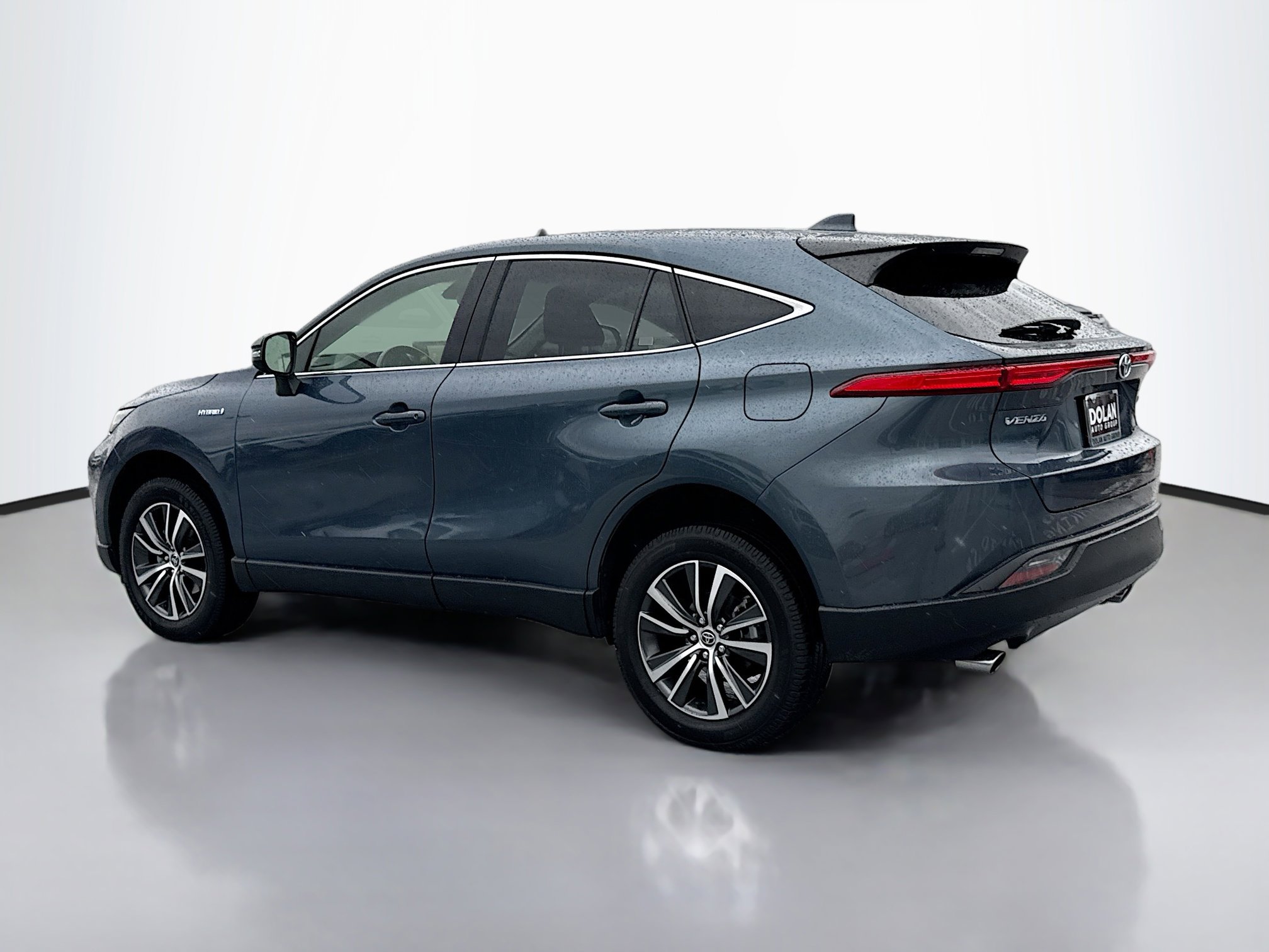 2021 Toyota Venza LE photo 3