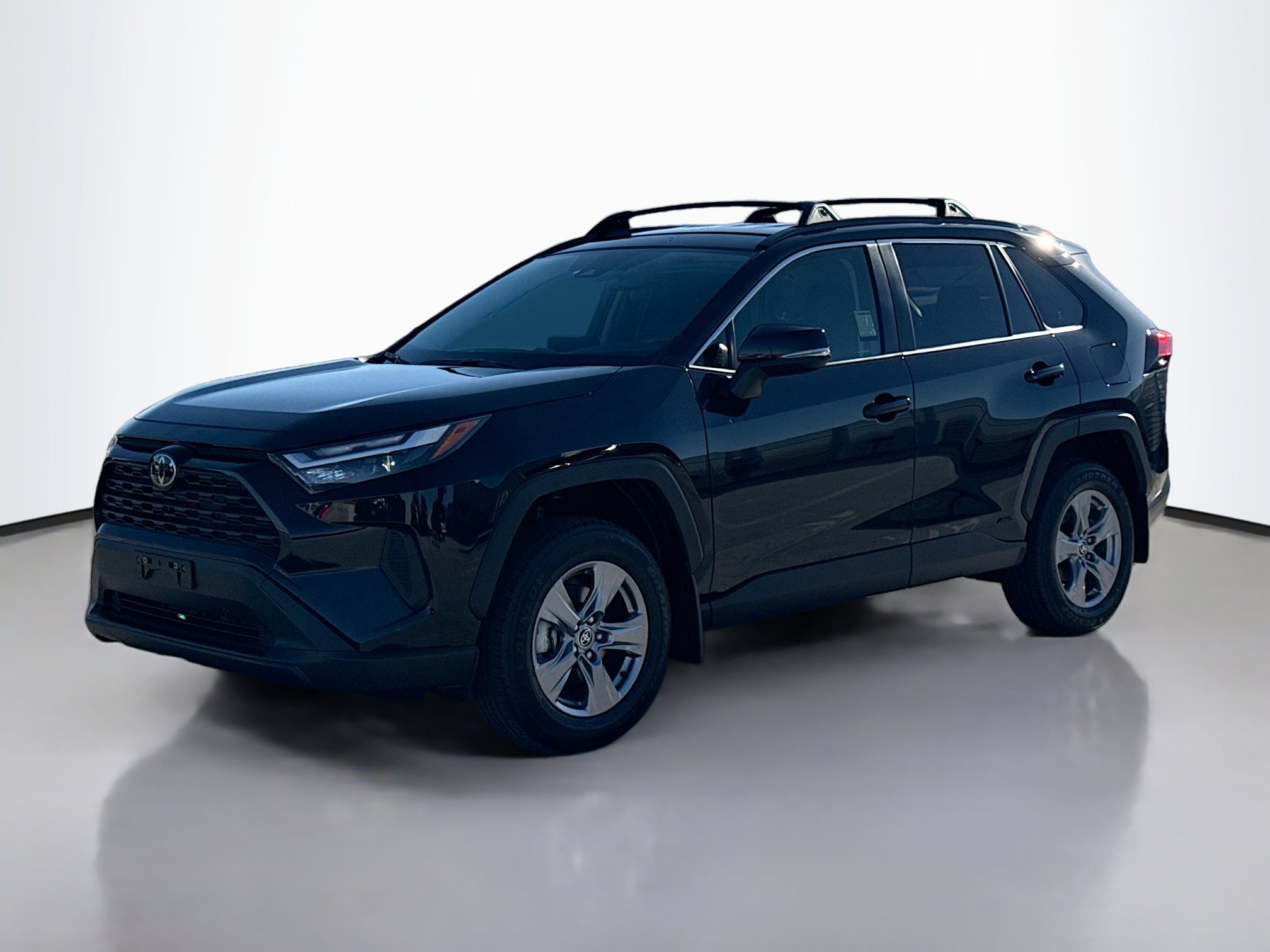 2025 Toyota RAV4 Hybrid LE photo 2