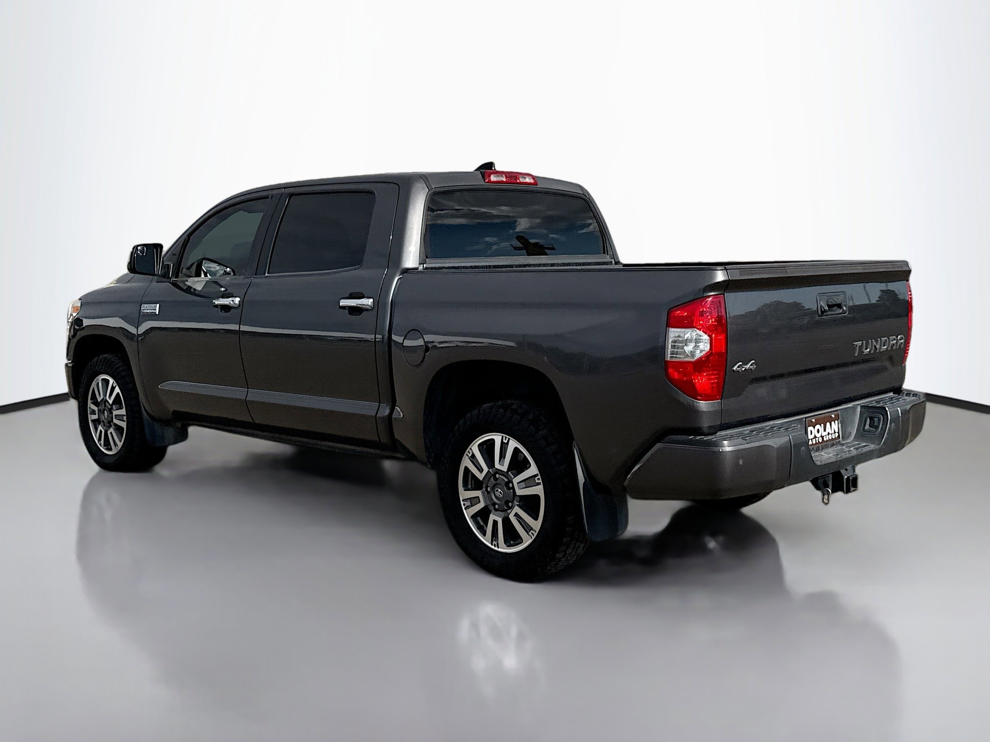 2021 Toyota Tundra Platinum CrewMax photo 3