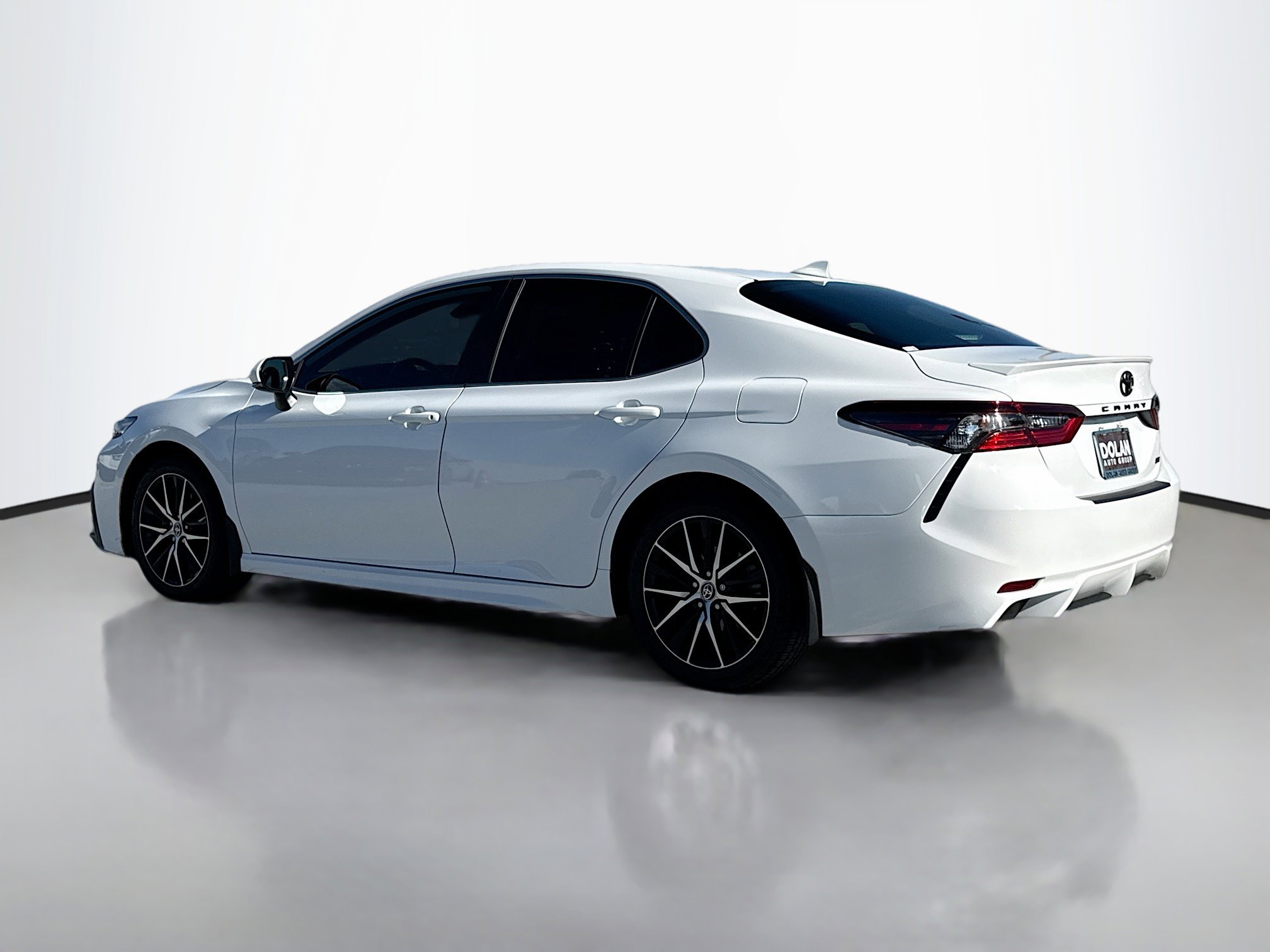 2024 Toyota Camry SE photo 4