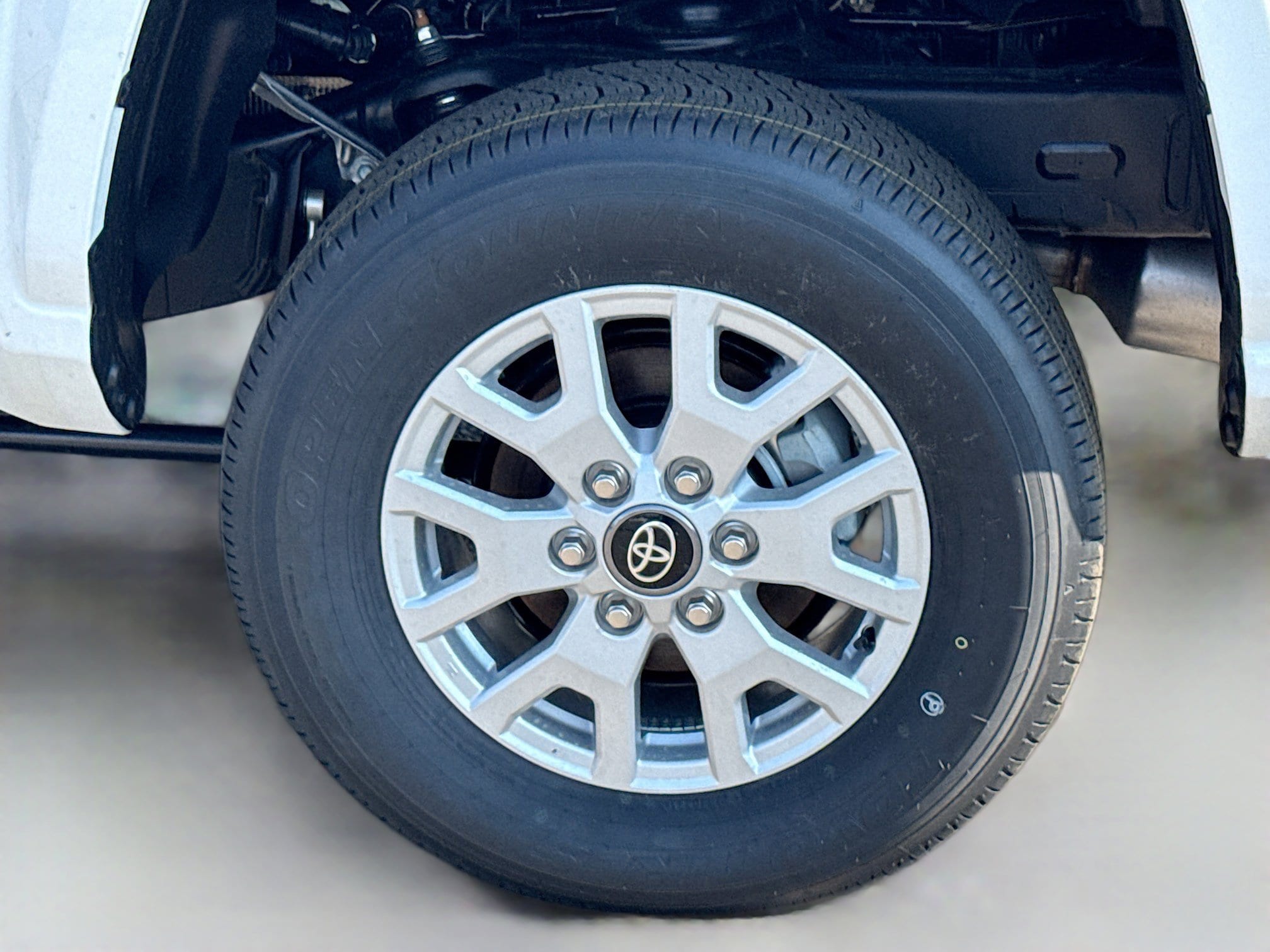 2025 Toyota Tacoma SR5 - Photo 37