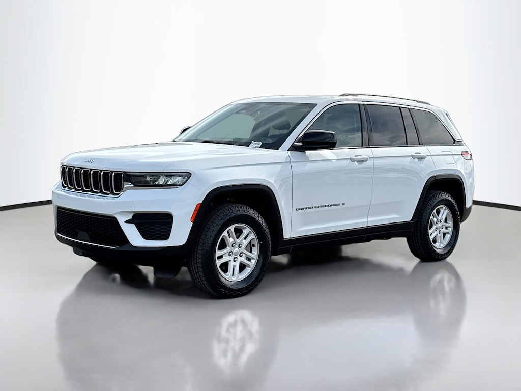 Used 2023 Jeep Grand Cherokee Laredo SUV